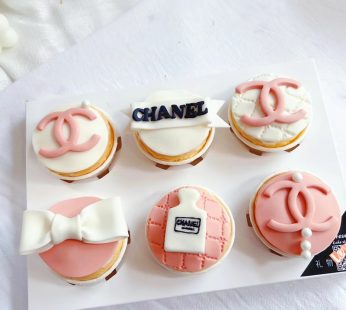 Chanel Cupcakes-1