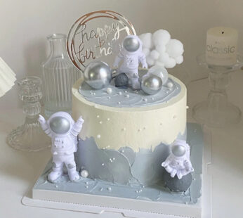 K024-Astronaut Themed Cake