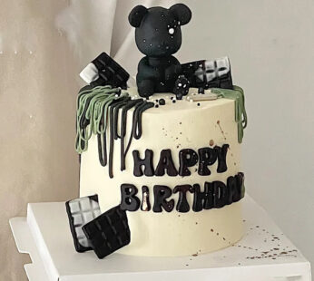 M012-Black green line with bear cake