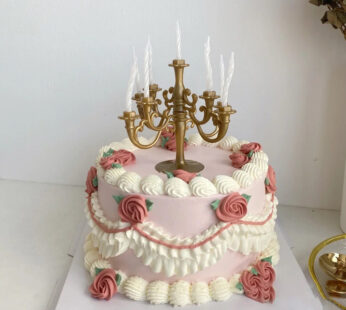 W015-Retro Candlestick Cake