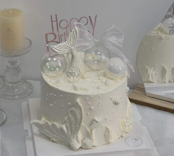 W043-White mermaid cake