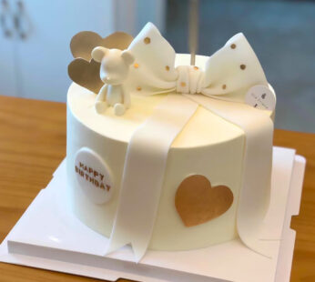 W055-White bow cake