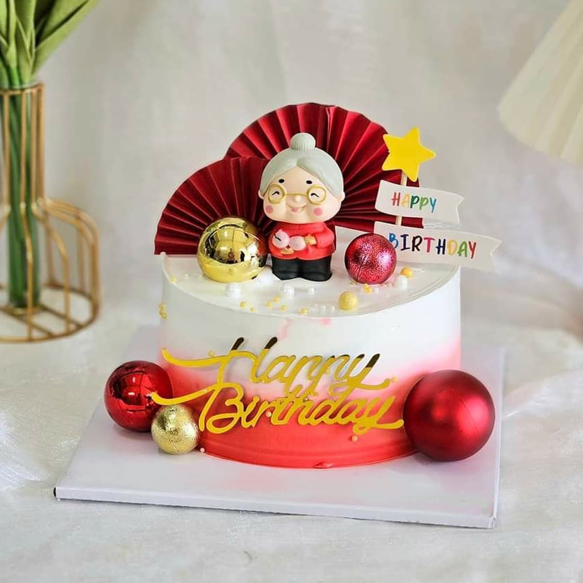 Home 28 W290- Amosfun Grandmother Figurine Cake