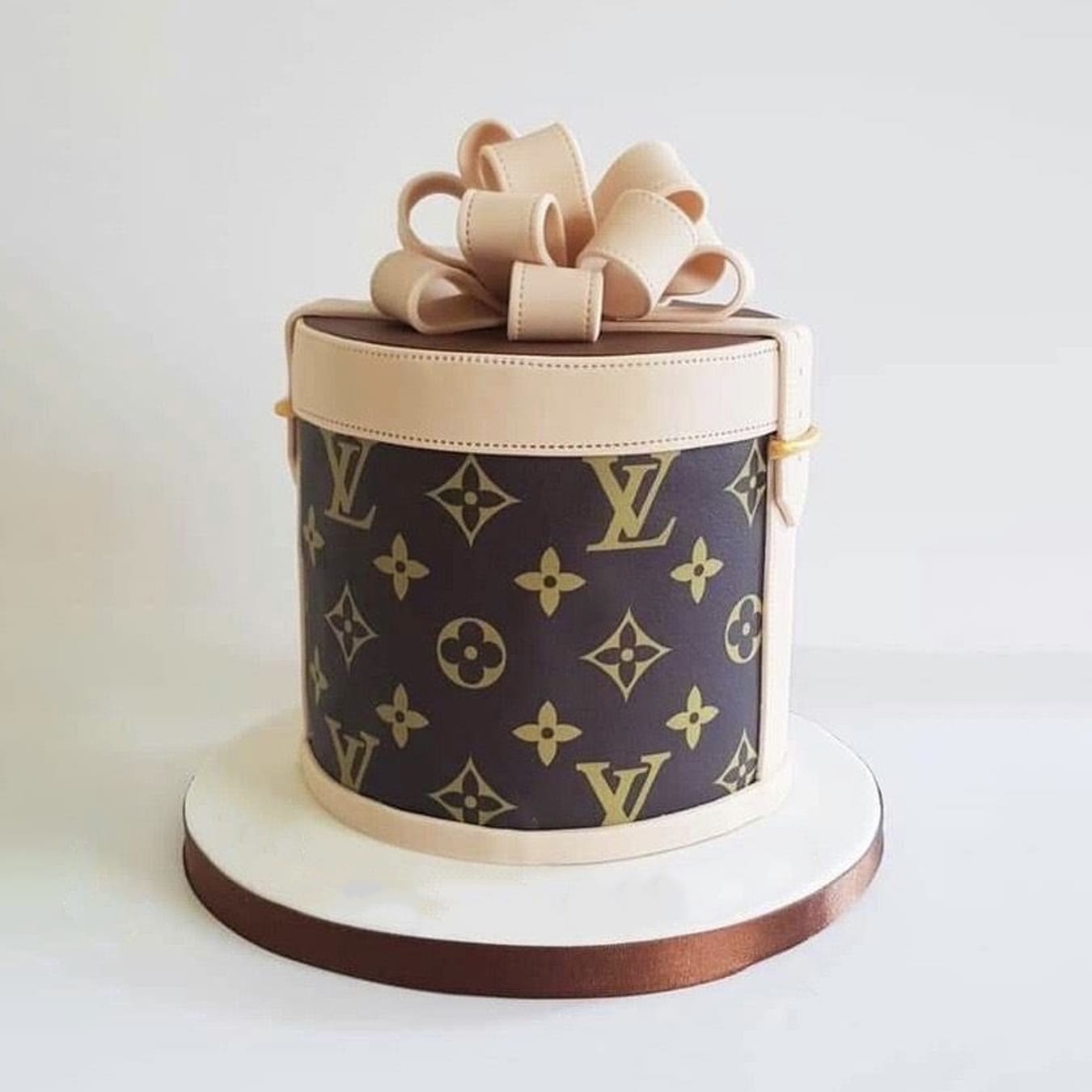 W333- Louis Vuitton Cake