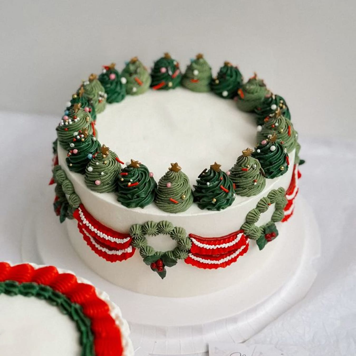 W341- Christmas Themed Cake