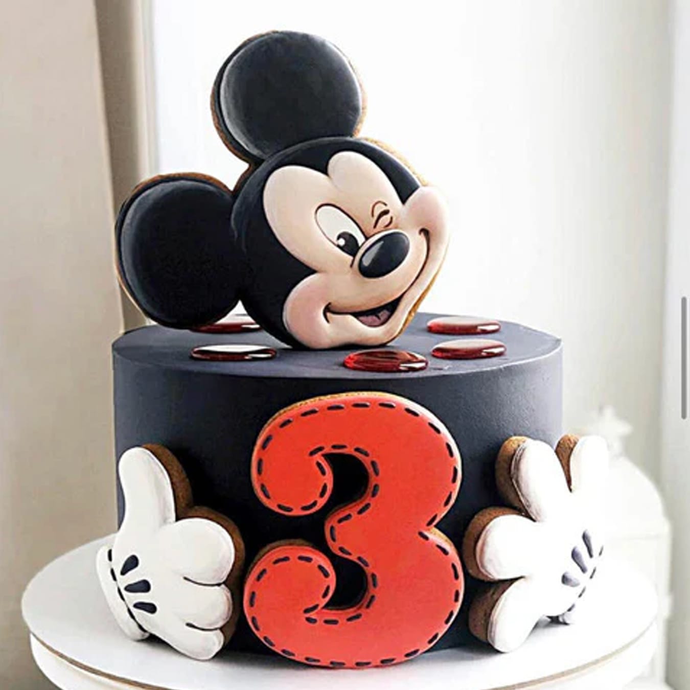 K128- Mickey Mouse Cake